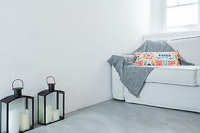 Shades Of Como With Private Terrace by Rent all Como