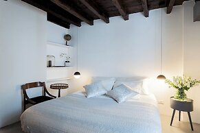 Shades Of Como With Private Terrace by Rent all Como