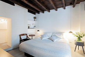 Shades Of Como With Private Terrace by Rent all Como