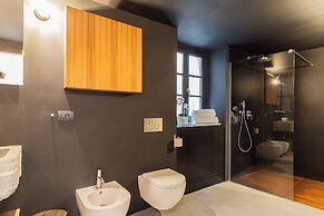 Shades Of Como With Private Terrace by Rent all Como