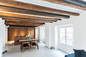 Shades Of Como With Private Terrace by Rent all Como