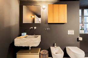 Shades Of Como With Private Terrace by Rent all Como