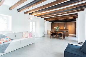 Shades Of Como With Private Terrace by Rent all Como