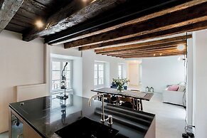 Shades Of Como With Private Terrace by Rent all Como