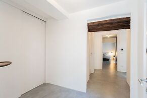 Shades Of Como With Private Terrace by Rent all Como