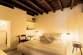 Shades Of Como With Private Terrace by Rent all Como