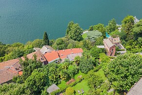 Simon's Apartment With Amazing View by Rent all Como