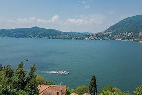 Simon's Apartment With Amazing View by Rent all Como