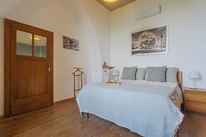 Simon's Apartment With Amazing View by Rent all Como