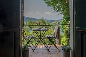 Simon's Apartment With Amazing View by Rent all Como