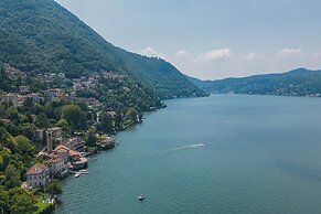 Simon's Apartment With Amazing View by Rent all Como