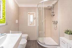 The Green Nest by Lake Como by Rent all Como