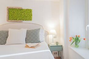 The Green Nest by Lake Como by Rent all Como