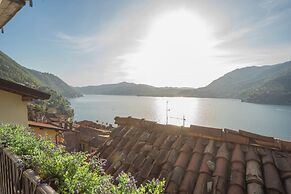 The Green Nest by Lake Como by Rent all Como