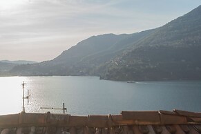 The Green Nest by Lake Como by Rent all Como