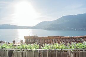 The Green Nest by Lake Como by Rent all Como