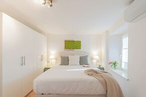 The Green Nest by Lake Como by Rent all Como