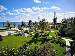 NEW Stunning Beachfront Condo at the Coral Beach