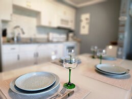 NEW Stunning Beachfront Condo at the Coral Beach