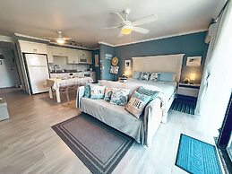 NEW Stunning Beachfront Condo at the Coral Beach