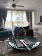 NEW Stunning Beachfront Condo at the Coral Beach