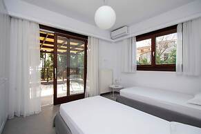 Beyond the Pines by Halkidiki Villas