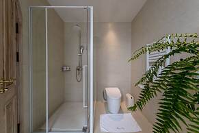 Dali Nest Secret Garden Lake View Inn