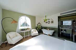 Dali Nest Secret Garden Lake View Inn