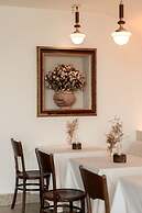 Dali Nest Secret Garden Lake View Inn