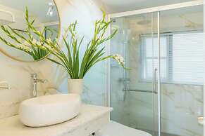 Dali Nest Secret Garden Lake View Inn