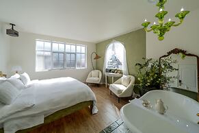 Dali Nest Secret Garden Lake View Inn