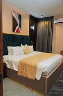 The Manor Hotel by Luckzi