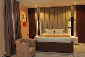 The Manor Hotel by Luckzi