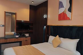 The Manor Hotel by Luckzi