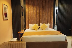 The Manor Hotel by Luckzi