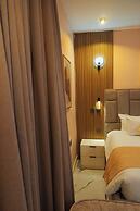 The Manor Hotel by Luckzi