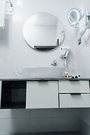 The Manor Hotel by Luckzi