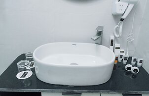 The Manor Hotel by Luckzi