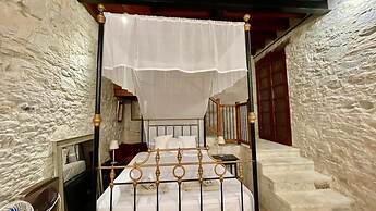 Juliet Suite Studio