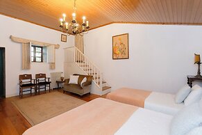 Quinta da Comenda - Casa da Tuia