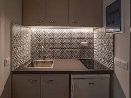 Elegant City Apartment - 250m From Solomos Square