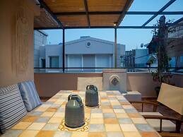 Elegant City Apartment - 250m From Solomos Square