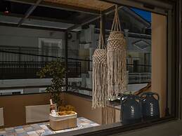 Elegant City Apartment - 250m From Solomos Square