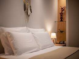 Elegant City Apartment - 250m From Solomos Square