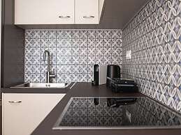 Elegant City Apartment - 250m From Solomos Square