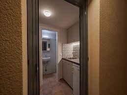 Elegant City Apartment - 250m From Solomos Square