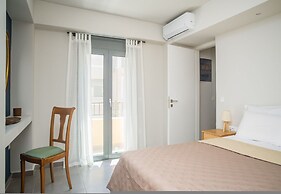 Elegant City Apartment - 250m From Solomos Square