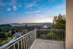 La Belle Villa - Family Retreat Magnificent View