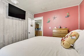 Restaurant On-site: North Freedom Apt w/ Yard!