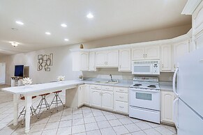 6 Mi to Town: Peaceful Lima Home!